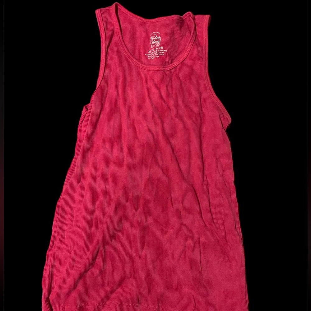 pink tank top